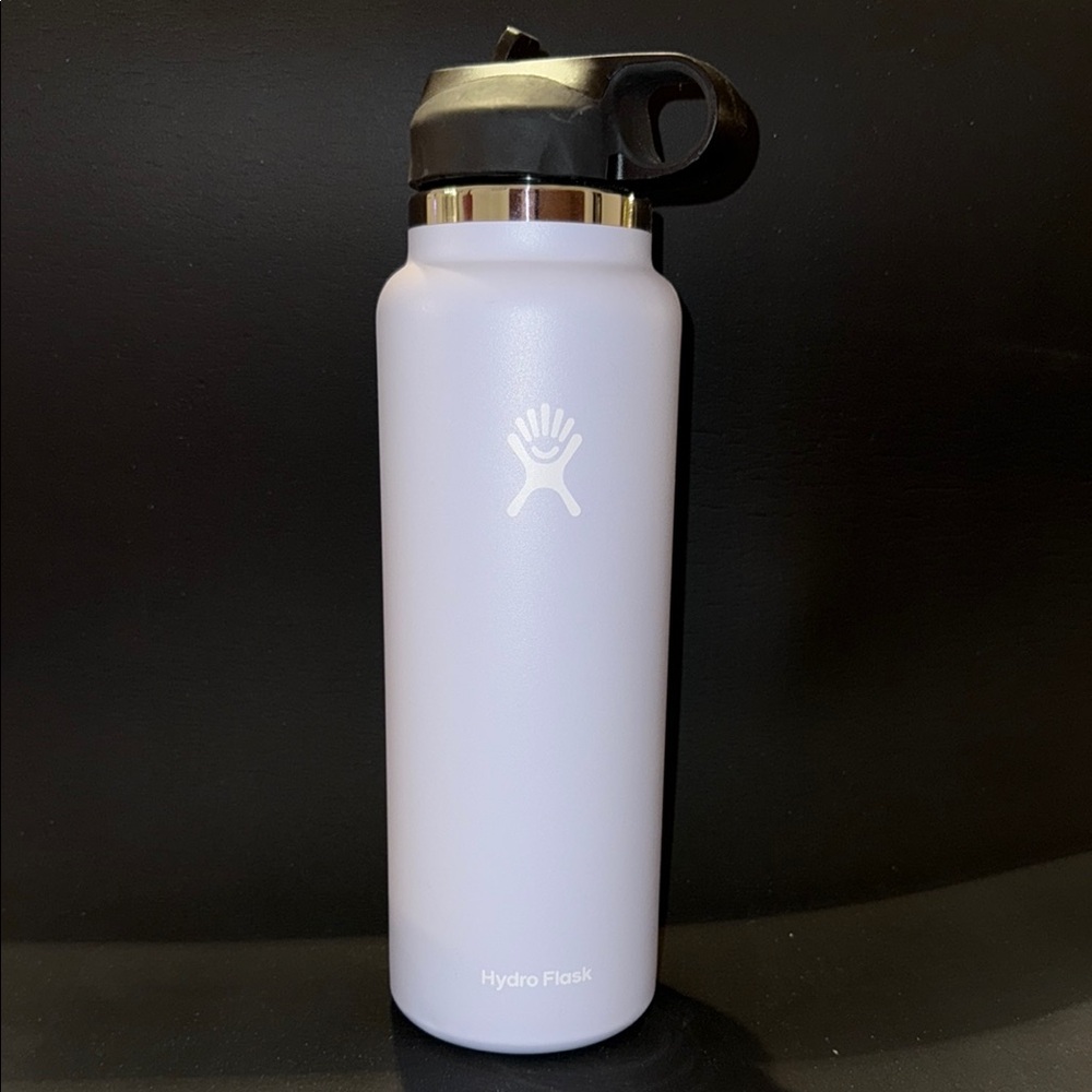 Hydro Flask Lilac Bottle with Black Lid 40oz